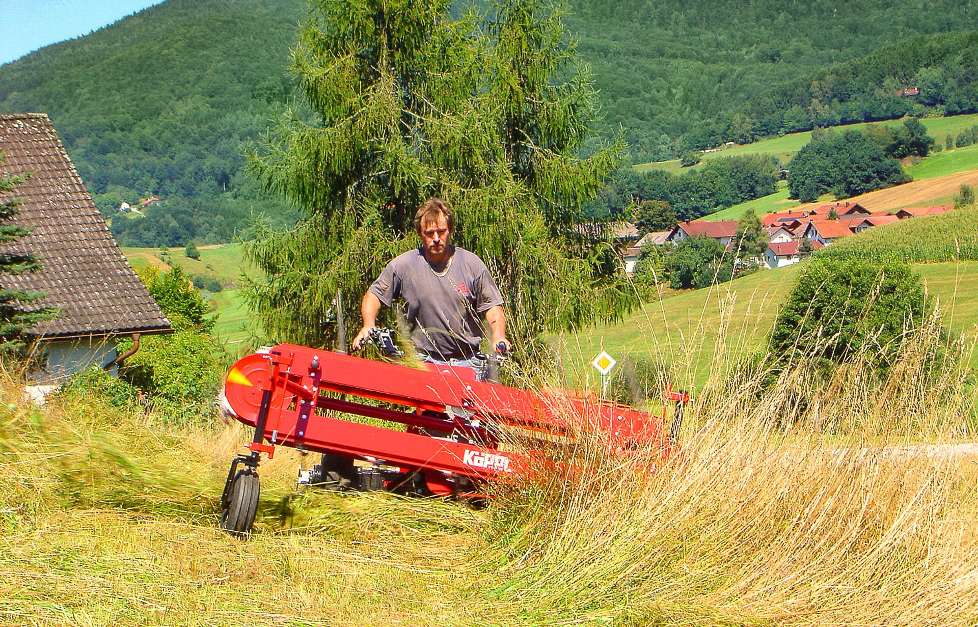 Serie 500 mit Heumaschine im Einsatz